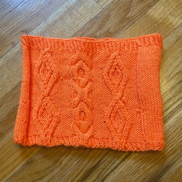 Gorgeous orange cabled handknit and uniquely designed cowl - Picture 2 of 6